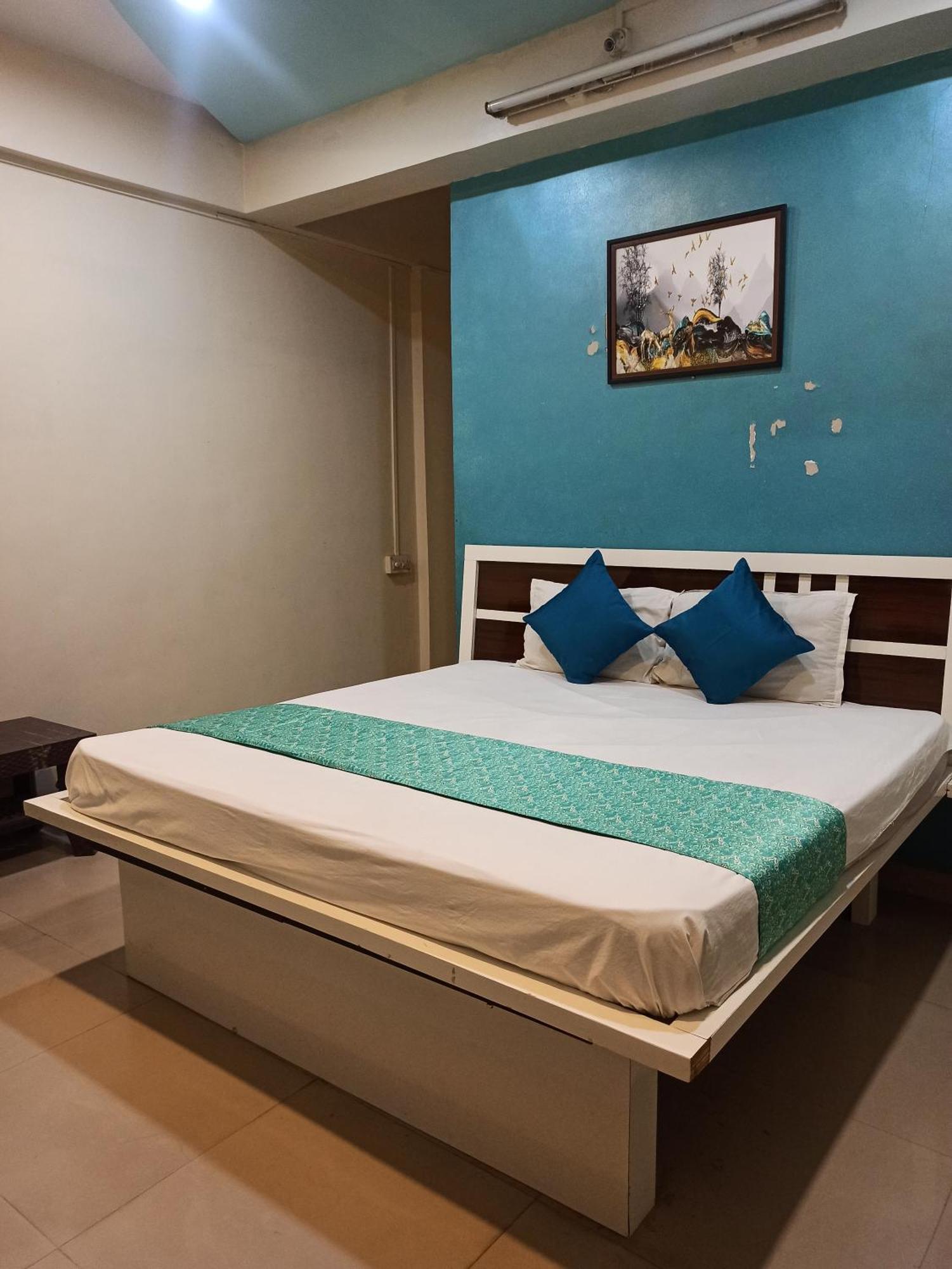 Malwade Motel Pune Ngoại thất bức ảnh